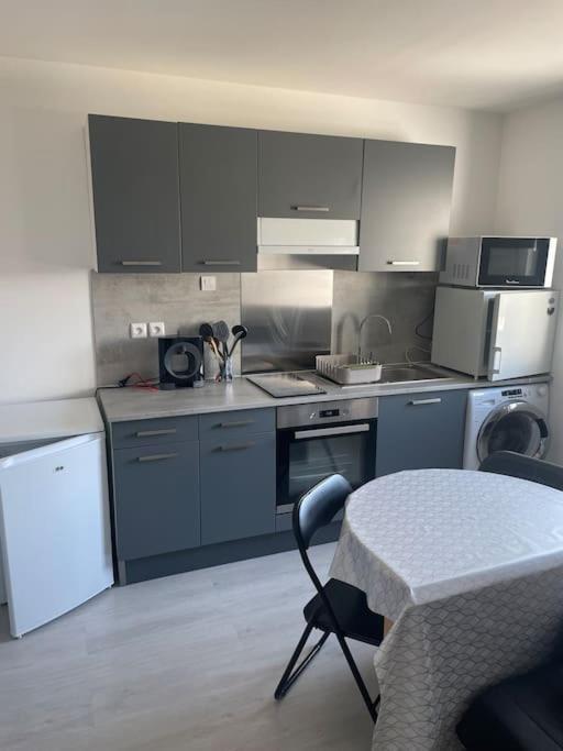 Charmant Appartement Avec Parking Privee Buxerolles Екстер'єр фото